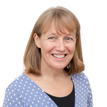 OMFS Helen Witherow chosen to celebrate 30 years of women in surgery